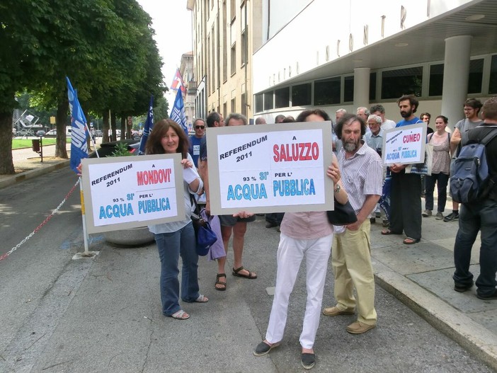 Acqua pubblica, Cogesi subentra a Egea: a Cuneo una giornata di festa e confronto Acqua pubblica, Cogesi subentra a Egea: a Cuneo una giornata di festa e confronto