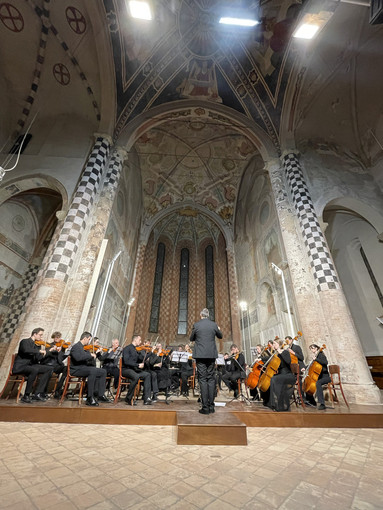 Alba, nella Chiesa di San Domenico concerto con l'Orchestra Filarmonica della città Alba, nella Chiesa di San Domenico concerto con l'Orchestra Filarmonica della città
