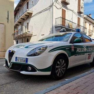 Anziano in stato confusionale rischia di scavalcare il balcone: salvato dalla Polizia Locale di Savigliano Anziano in stato confusionale rischia di scavalcare il balcone: salvato dalla Polizia Locale di Savigliano