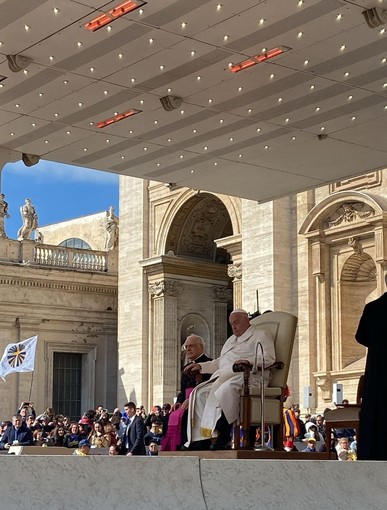 In foto papa Francesco che il 25 aprile ha incontrato il popolo dell’Azione Cattolica in piazza San Pietro, a Roma