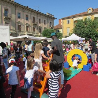Alba celebra i 30 anni di “Macramè – Intrecci di Culture”