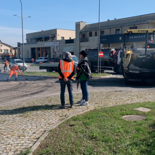 Savigliano, in corso l'asfaltatura di strade e rotonde