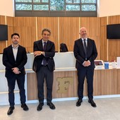 L'ambasciatore Fabio Cassese, al centro, ricevuto presso lo stabilimento Ferrero L'ambasciatore Fabio Cassese, al centro, ricevuto presso lo stabilimento Ferrero