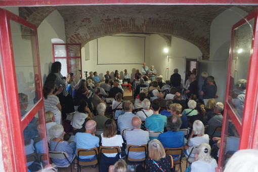 “Partigiani e contadini in Alta Val Tanaro”: a Bagnasco un incontro di memoria senza retorica tra sindaci, studiosi e testimoni “Partigiani e contadini in Alta Val Tanaro”: a Bagnasco un incontro di memoria senza retorica tra sindaci, studiosi e testimoni