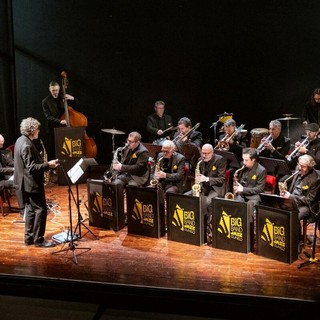 Dronero, il grande jazz accende l’estate: arriva la Big Band Jazz Cuneo