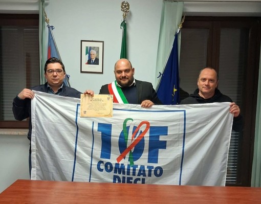 Brondello e la custodia del ricordo: benemerenza al sindaco per la Piazzetta Martiri delle Foibe
