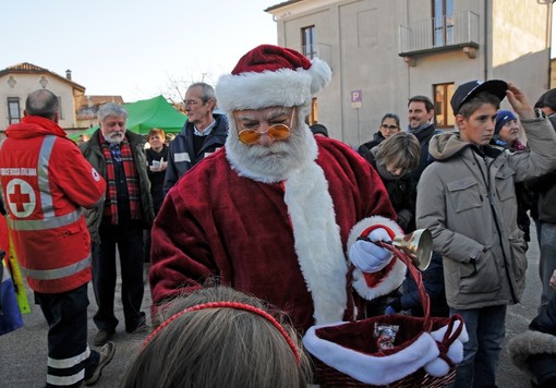 Domenica 4 dicembre a Marene si srotolerà la letterina a Babbo Natale più lunga del mondo