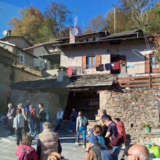 A Borgata Norat di Roccabruna è tempo di “Enfleurage. Storie di vita, viaggi e profumi