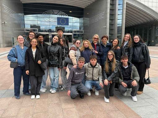 Studenti del Bonelli di Cuneo al lavoro a Bruxelles: partito il primo PCTO ESTERO