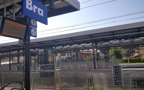 Bra, aggressione al capotreno in stazione: Carabinieri vicini all'identificazione del responsabile