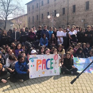 La Scuola di Pace “Toni Lucci” di Bra affronta il tema dei migranti e del diritto d’asilo