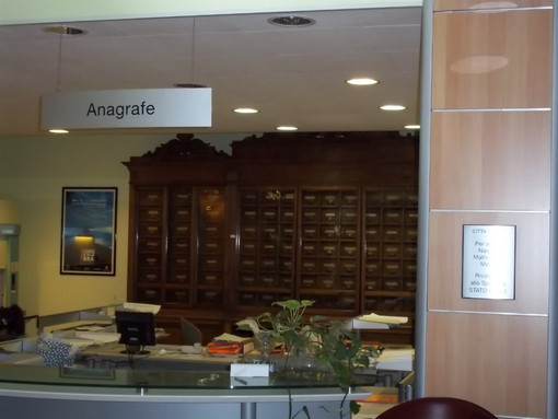 Bra, sportelli demografici a orari ridotti per il cambio di gestionale