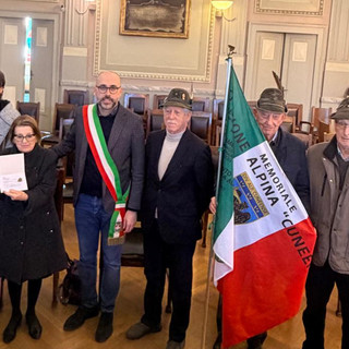 Riconsegnato ai famigliari il piastrino militare del monregalese Stefano Bonardo, artigliere alpino internato in Russia dal 1943 al 1945