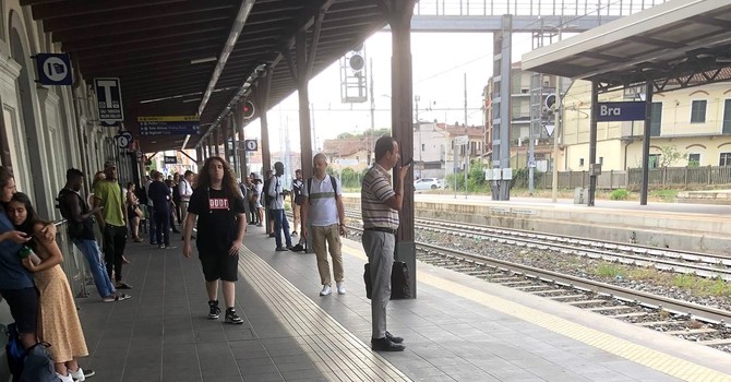 Bra-Cavallermaggiore, dal 2 novembre nuovi autobus in coincidenza con i treni. La riapertura ferroviaria resta possibile Bra-Cavallermaggiore, dal 2 novembre nuovi autobus in coincidenza con i treni. La riapertura ferroviaria resta possibile