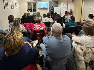 Una lezione all'UniTre di Bagnolo Piemonte Una lezione all'UniTre di Bagnolo Piemonte