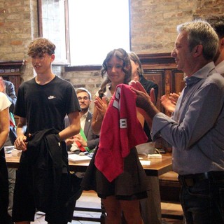 La consegna della maglia in ricordo di &quot;Betto&quot; Rolfo