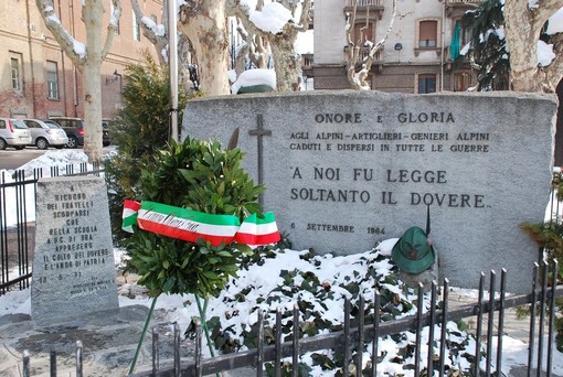 il monumento dedicato agli Alpini, a Bra il monumento dedicato agli Alpini, a Bra