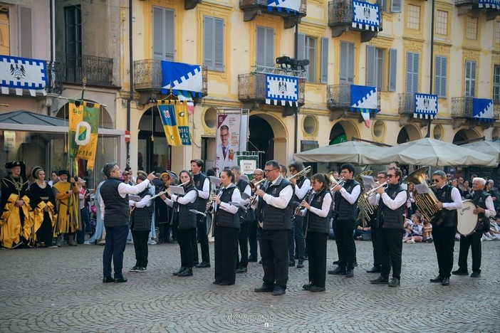 Centovent'anni di musica e passione: Alba festeggia la sua banda Centovent'anni di musica e passione: Alba festeggia la sua banda