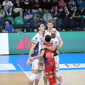 L'Itas Trentino vince sul campo di Cuneo per 3-1 (Foto Bramardi e Leone) L'Itas Trentino vince sul campo di Cuneo per 3-1 (Foto Bramardi e Leone)