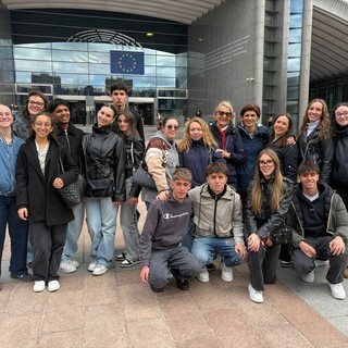 Studenti del Bonelli di Cuneo al lavoro a Bruxelles: partito il primo PCTO ESTERO