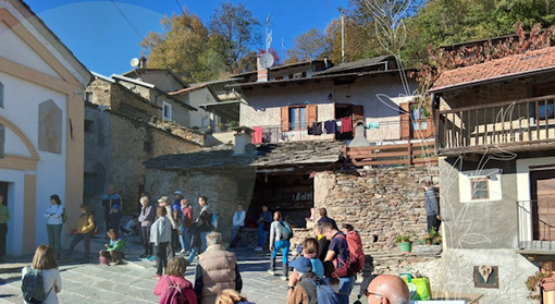 A Borgata Norat di Roccabruna è tempo di “Enfleurage. Storie di vita, viaggi e profumi A Borgata Norat di Roccabruna è tempo di “Enfleurage. Storie di vita, viaggi e profumi
