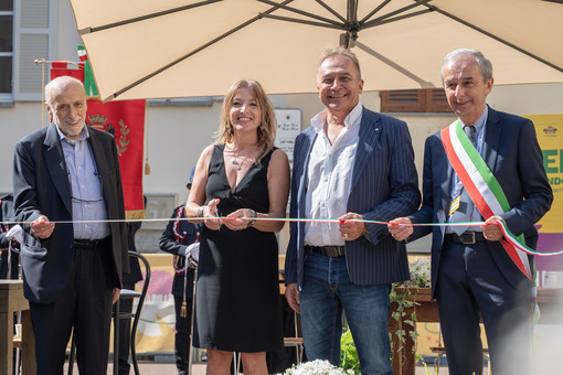 Il taglio del nastro della manifestazione (foto Alessandro Vargiu)