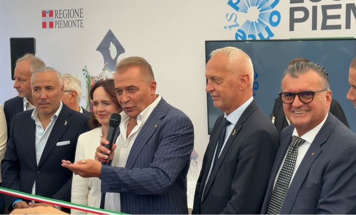 Assessore PaoloBongioanni all'inaugurazione di Cheese a Bra, poco prima del taglio del nastro Assessore PaoloBongioanni all'inaugurazione di Cheese a Bra, poco prima del taglio del nastro