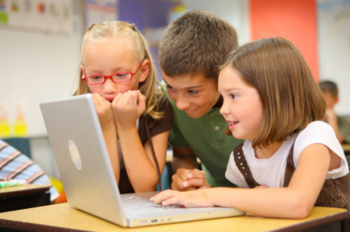All’asilo nido di Racconigi un incontro sull’educazione digitale nella prima infanzia