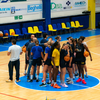 Il basket femminile di Serie A2 sceglie le Langhe: a La Morra si presenta la nuova Pallacanestro Torino Metropoli Il basket femminile di Serie A2 sceglie le Langhe: a La Morra si presenta la nuova Pallacanestro Torino Metropoli