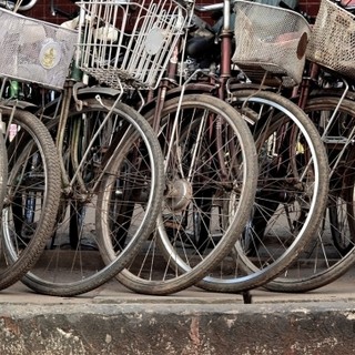 Una bicicletta per ripartire: il progetto della Caritas Vicaria delle Langhe che restituisce autonomia a chi l’ha perduta Una bicicletta per ripartire: il progetto della Caritas Vicaria delle Langhe che restituisce autonomia a chi l’ha perduta