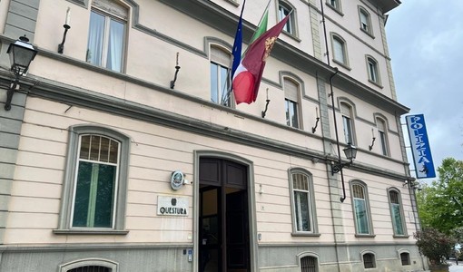 Polizia di Stato, al via il nuovo portale per le denunce online: per lo smarrimento di documenti e beni non serve più andare in Questura Polizia di Stato, al via il nuovo portale per le denunce online: per lo smarrimento di documenti e beni non serve più andare in Questura