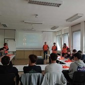 Dalla scuola alla fabbrica: gli studenti del “Cigna” di Mondovì in visita alla Valeo