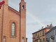 La Cattedrale di Alba con sfondo di arcobaleno