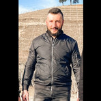 Costel Ciobotar, 35enne di nazionalità romena, viveva a Canale con la moglie Michela e la figlioletta Elena, di appena tre anni.