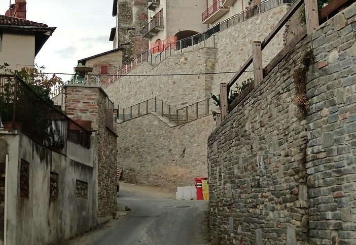 Via Siccardi a Costigliole Saluzzo, dopo i lavori di riqualificazione