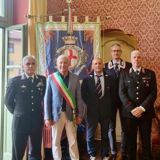 Il saluto di Cherasco al tenente colonnello Gioffreda, Bogetti: "Grazie per la vicinanza e la collaborazione" Il saluto di Cherasco al tenente colonnello Gioffreda, Bogetti: "Grazie per la vicinanza e la collaborazione"