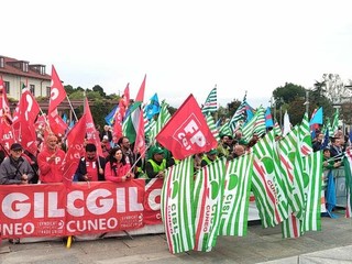 Nelle foto alcuni momenti della manifestazione tenuta in piazza Foro Boario