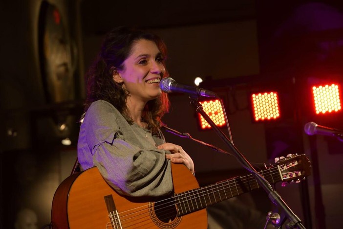 La cantautrice Chiara Effe La cantautrice Chiara Effe