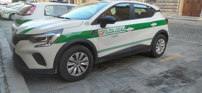 Resistenza e minacce a pubblico ufficiale: denunciato un uomo già colpito da Daspo urbano Resistenza e minacce a pubblico ufficiale: denunciato un uomo già colpito da Daspo urbano