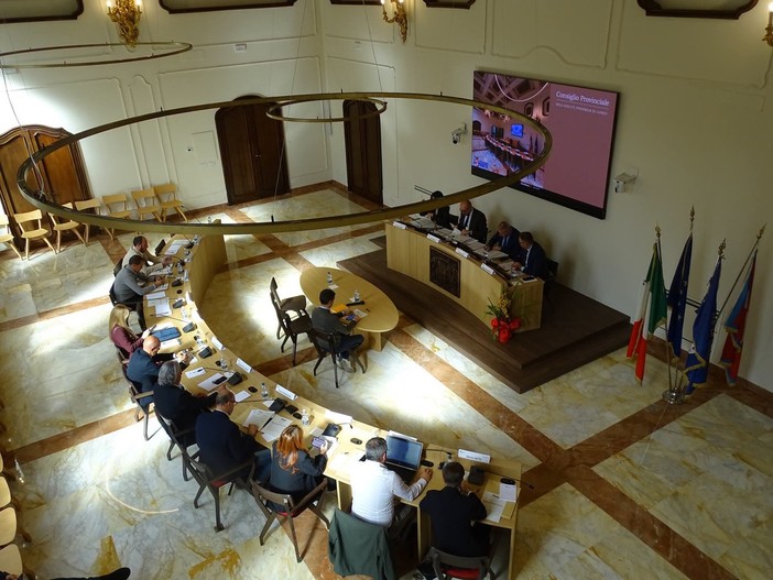 Provincia, resta indecifrabile la situazione politica ad un mese dalle elezioni di presidente e consiglio Provincia, resta indecifrabile la situazione politica ad un mese dalle elezioni di presidente e consiglio
