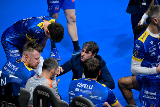 Un time out di Matteo Battocchio durante Cuneo-Perugia (Foto Ninotto)