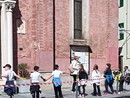La catena umana degli studenti La catena umana degli studenti