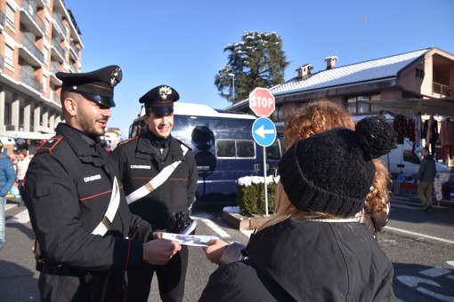 I Carabinieri alla Fiera Fredda  di Borgo anche per sensibilizzare  contro la violenza di genere  e le truffe ai danni di anziani