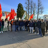 Allison, lavoratori bocciano la proposta della direzione aziendale: due giorni di sciopero nello stabilimento di Cervere Allison, lavoratori bocciano la proposta della direzione aziendale: due giorni di sciopero nello stabilimento di Cervere