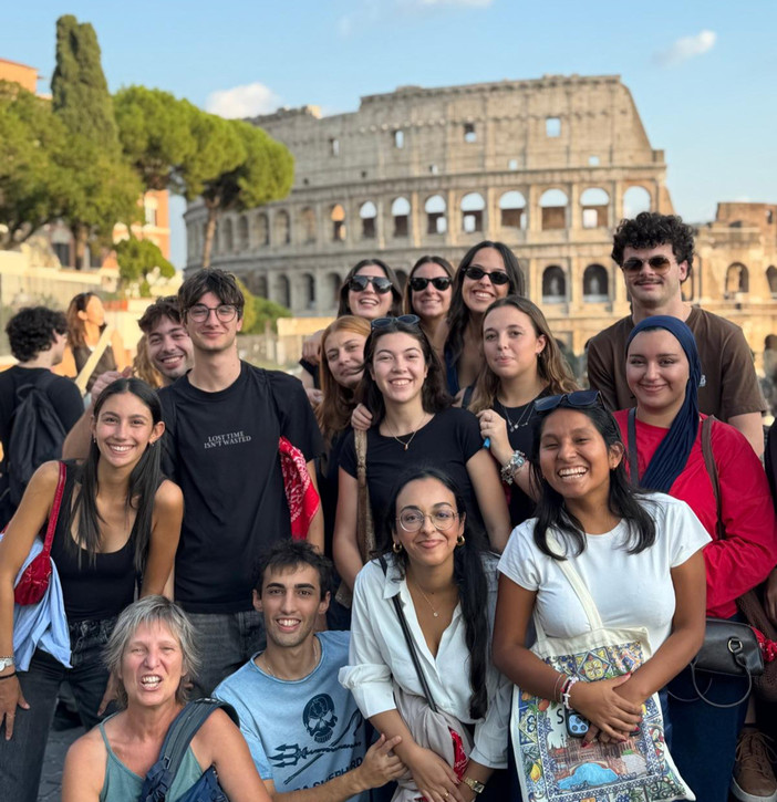Il viaggio a Roma della costituenda Consulta Giovanile tra sedi istituzionali, mostre e monumenti Il viaggio a Roma della costituenda Consulta Giovanile tra sedi istituzionali, mostre e monumenti