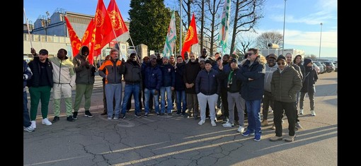 Allison Transmission, sciopero di otto ore a Cervere: presidio ai cancelli per chiedere parità di trattamento