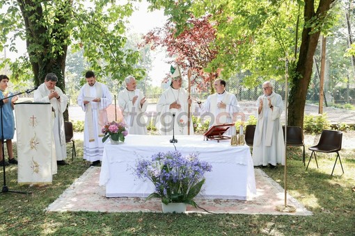 La celebrazione da parte del cardinale Roberto Repole, arcivescovo metropolita di Torino nella frazione Madonna del Pilone di Cavallermaggiore (Foto di Serena Gennero) La celebrazione da parte del cardinale Roberto Repole, arcivescovo metropolita di Torino nella frazione Madonna del Pilone di Cavallermaggiore (Foto di Serena Gennero)