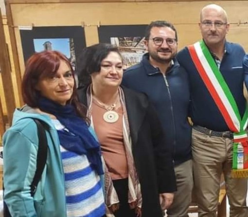 Le consigliere Vilma Ramonda ed Erminia Persico con il vicesindaco Nicola Carrino e il sindaco Fabrizio Nasi
