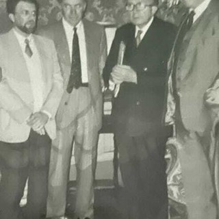 Natale Carlotto in un incontro con Giulio Andreotti. Presente anche Gianfranco Falcio (primo a sinistra) Natale Carlotto in un incontro con Giulio Andreotti. Presente anche Gianfranco Falcio (primo a sinistra)