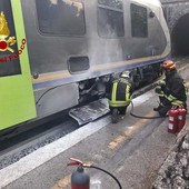 I soccorsi al treno stamane ad Airole (Foto Osservatorio Ferrovia del Tenda) I soccorsi al treno stamane ad Airole (Foto Osservatorio Ferrovia del Tenda)